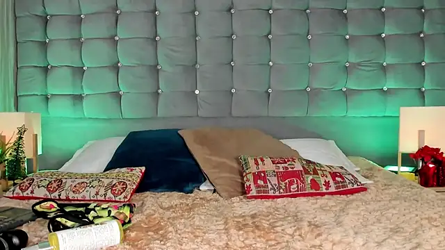 Snapshot of Poacahontasfg chatting on 01-09-26, 03:57 Poacahontasfg online show from 01-09-26, 03:57