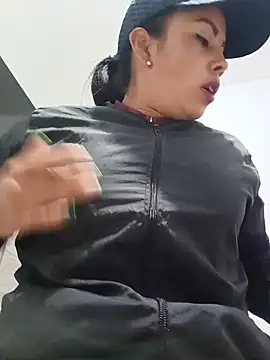  andrea30 online show from 06-18-26, 11:15
