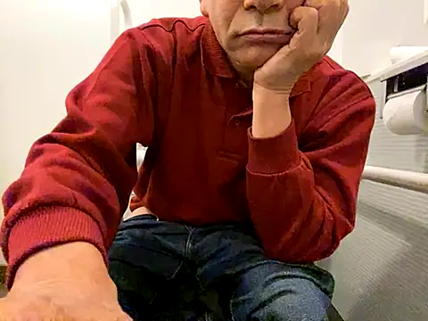 Snapshot of ge3noxxx chatting on 10-22-25, 04:50 ge3noxxx online show from 10-22-25, 04:50