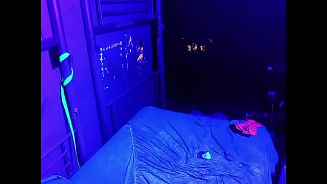 CommWhore online show from 12-12-24, 11:17