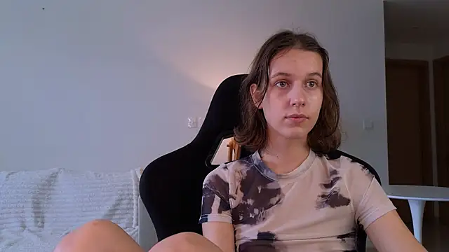 Snapshot of VanessaBayer2 chatting on 12-19-24, 03:29 VanessaBayer2 online show from 12-19-24, 03:29