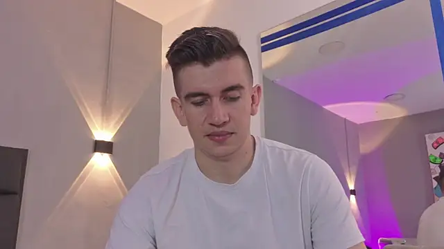 Snapshot of MikaelSlow chatting on 05-05-26, 04:26 MikaelSlow online show from 05-05-26, 04:26