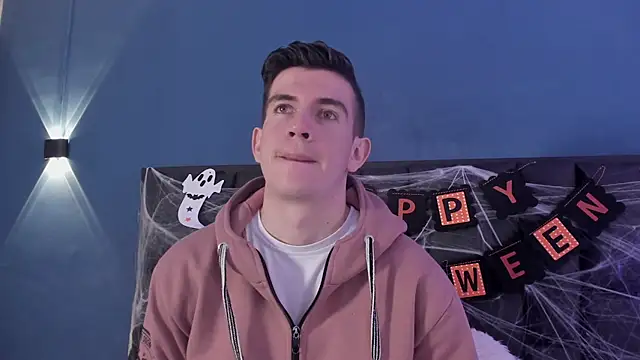 MikaelSlow online show from 10-28-25, 04:02