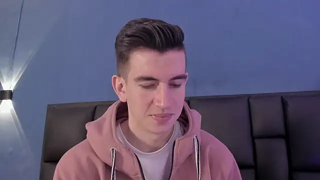 MikaelSlow online show from 10-17-25, 03:54