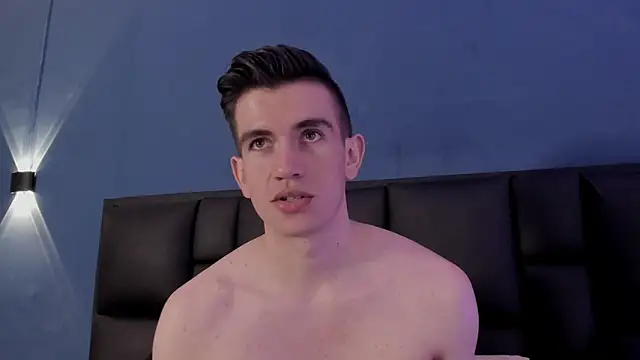 MikaelSlow online show from 10-18-25, 04:14