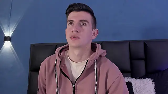 MikaelSlow online show from 09-26-25, 03:57