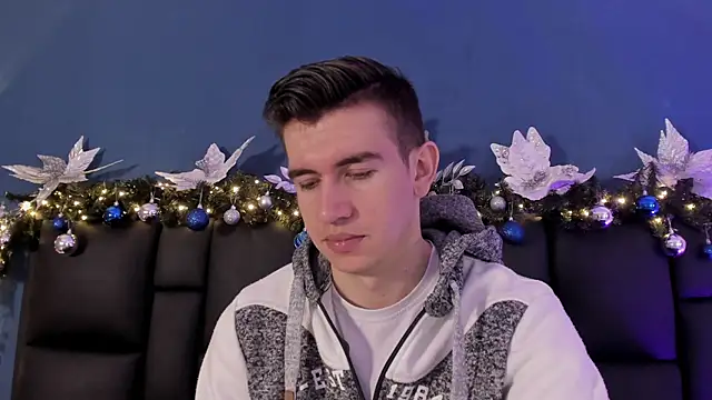 MikaelSlow online show from 11-28-25, 04:01