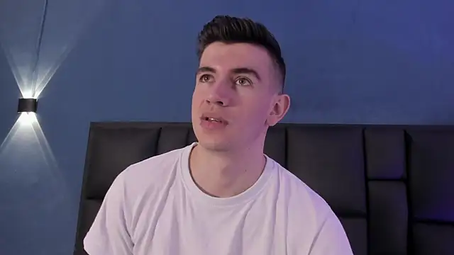 MikaelSlow online show from 11-06-25, 03:54