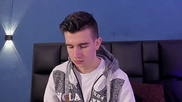 MikaelSlow online show from 10-09-25, 03:51