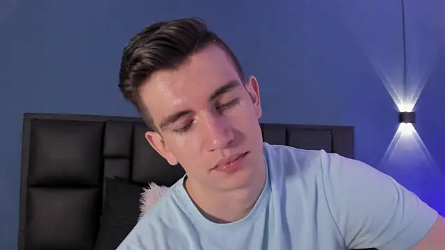 MikaelSlow online show from 09-24-25, 04:08