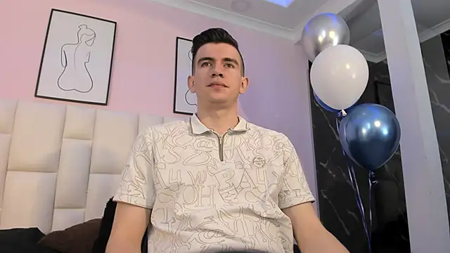 Snapshot of MikaelSlow chatting on 04-25-26, 04:37 MikaelSlow online show from 04-25-26, 04:37