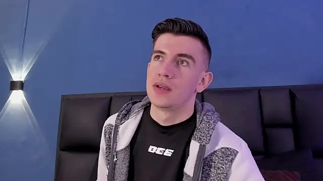 MikaelSlow online show from 10-10-25, 03:51