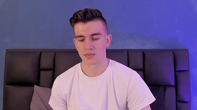 MikaelSlow online show from 01-16-26, 04:27