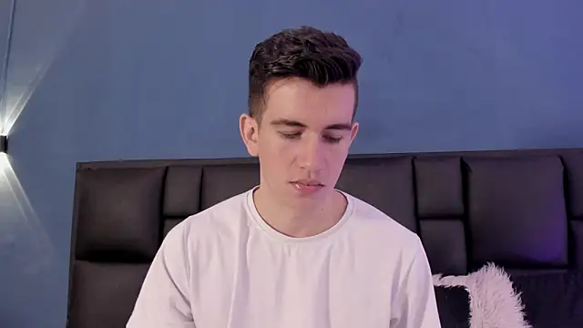 MikaelSlow online show from 09-27-25, 04:07