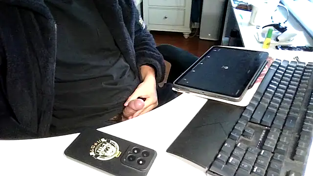 big-pig online show from 11-23-25, 08:02