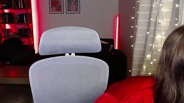 Snapshot of kenzie_x chatting on 02-14-26, 06:02 kenzie x online show from 02-14-26, 06:02