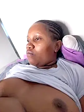 Snapshot of SquirtQueen222 chatting on 01-20-25, 12:28 SquirtQueen222 online show from 01-20-25, 12:28