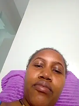 Snapshot of SquirtQueen222 chatting on 12-09-24, 04:45 SquirtQueen222 online show from 12-09-24, 04:45