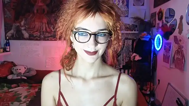 Snapshot of TatianaRomanov chatting on 05-21-26, 07:33 TatianaRomanov online show from 05-21-26, 07:33
