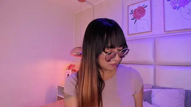 Snapshot of Aily_Yozuko chatting on 05-16-26, 02:32 Aily Yozuko online show from 05-16-26, 02:32