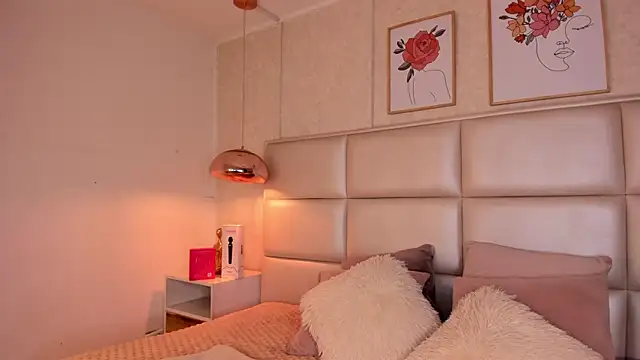 Aily Yozuko online show from 09-24-25, 02:40