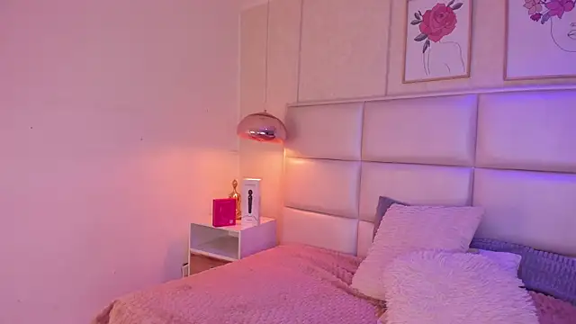 Snapshot of Aily_Yozuko chatting on 02-08-26, 02:42 Aily Yozuko online show from 02-08-26, 02:42