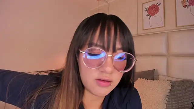 Snapshot of Aily_Yozuko chatting on 04-24-26, 02:35 Aily Yozuko online show from 04-24-26, 02:35