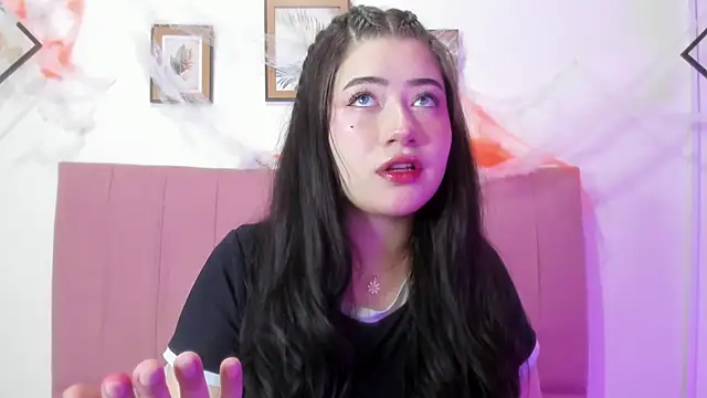 GENNESIS LOVE online show from 10-29-25, 03:27