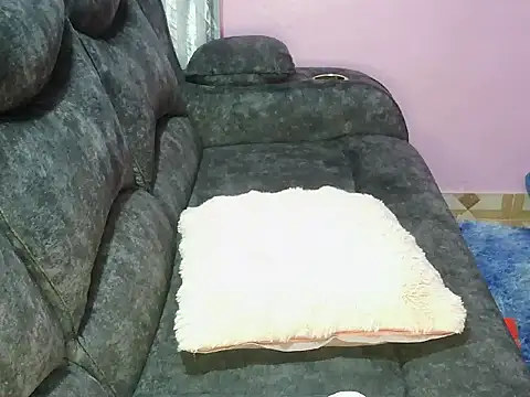 petitev online show from 10-26-25, 04:35