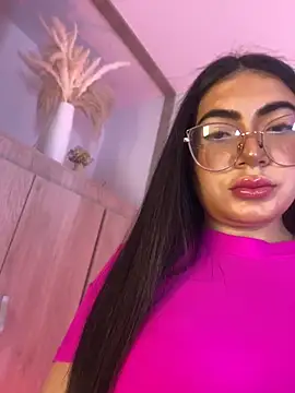 Snapshot of Mia_222 chatting on 06-21-26, 11:27 Mia 222 online show from 06-21-26, 11:27