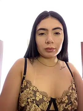 Snapshot of Mia_222 chatting on 04-29-26, 11:25 Mia 222 online show from 04-29-26, 11:25