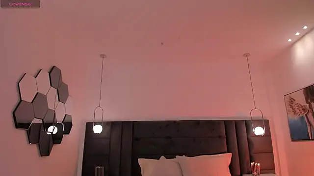 CarolineGraceX online show from 11-01-25, 11:15