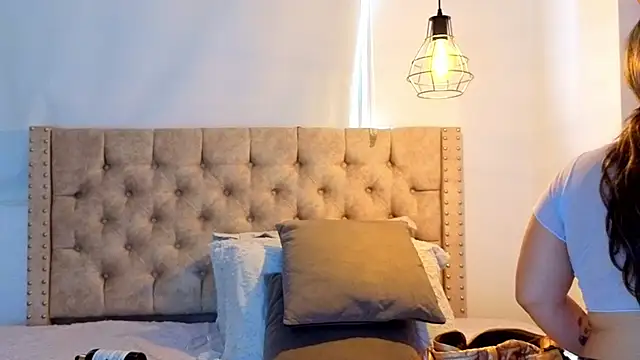 Anya Texas online show from 02-18-26, 07:54