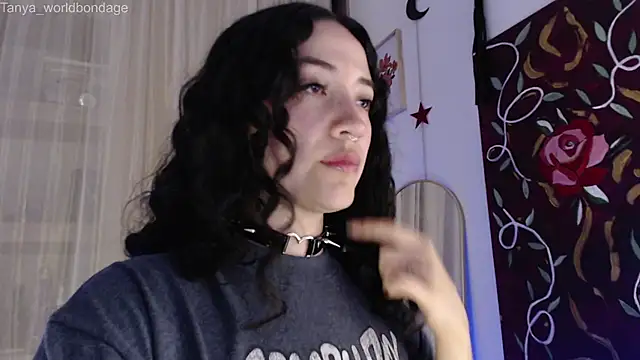 Snapshot of Tanya_WorldBondage chatting on 09-15-25, 02:23 Tanya WorldBondage online show from 09-15-25, 02:23
