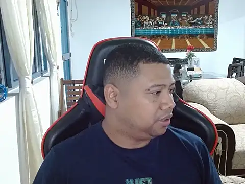 Snapshot of Hoowar2012 chatting on 11-03-25, 12:38 Hoowar2012 online show from 11-03-25, 12:38