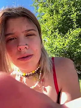 Snapshot of Esteem369 chatting on 09-23-25, 05:20 Esteem369 online show from 09-23-25, 05:20