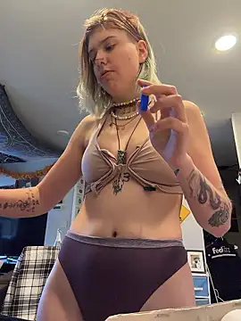 Snapshot of Esteem369 chatting on 01-12-26, 05:20 Esteem369 online show from 01-12-26, 05:20