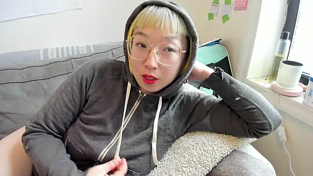 Snapshot of luxgray chatting on 04-26-26, 04:59 luxgray online show from 04-26-26, 04:59