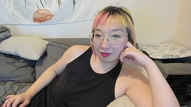 luxgray online show from 12-18-24, 02:32