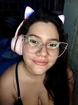 Snapshot of ariana_d20 chatting on 10-15-25, 10:40 ariana d20 online show from 10-15-25, 10:40