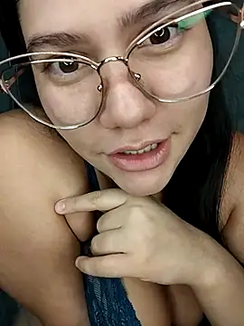 Snapshot of ariana_d20 chatting on 10-15-25, 10:23 ariana d20 online show from 10-15-25, 10:23