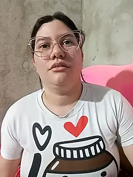 Snapshot of ariana_d20 chatting on 03-19-25, 03:20 ariana d20 online show from 03-19-25, 03:20