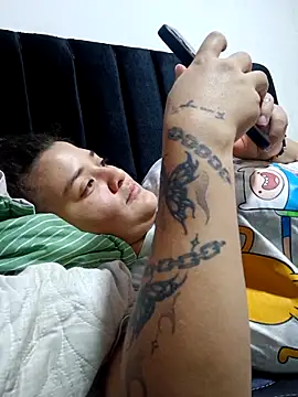 Liancy online show from 12-18-25, 04:44