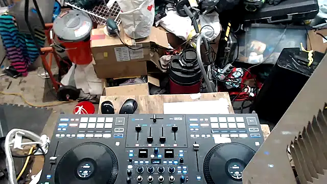 tongueispowerr6d9 online show from 12-10-24, 10:49