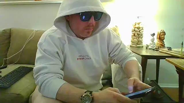 Snapshot of Rock_Pierce chatting on 05-14-26, 11:13 Rock Pierce online show from 05-14-26, 11:13