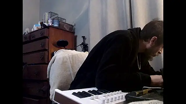 Snapshot of psil0cyb0rg chatting on 11-15-25, 03:54 psil0cyb0rg online show from 11-15-25, 03:54