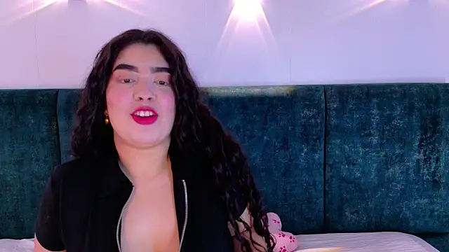 AgathaLynx online show from 10-27-25, 10:38