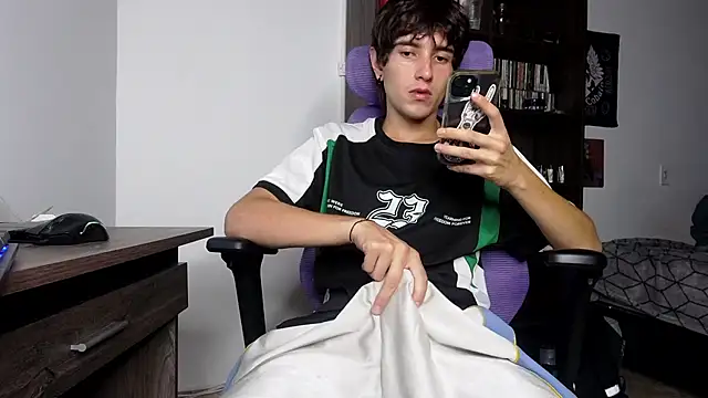 alex connorr online show from 11-10-25, 04:06