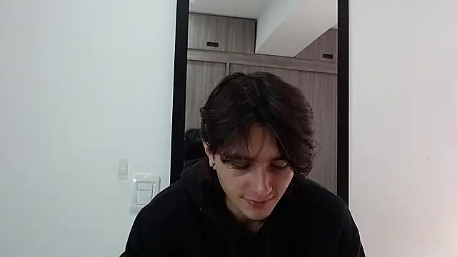 Snapshot of alex_connorr chatting on 02-25-25, 02:48 alex connorr online show from 02-25-25, 02:48