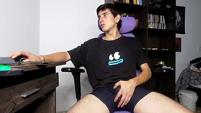 Snapshot of alex_connorr chatting on 10-07-25, 03:29 alex connorr online show from 10-07-25, 03:29